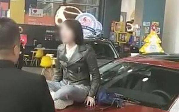 奔馳女車主維 權(quán)：到底是車的問題還是4S店的問題？